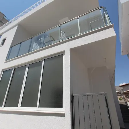 Apartment Deda *
