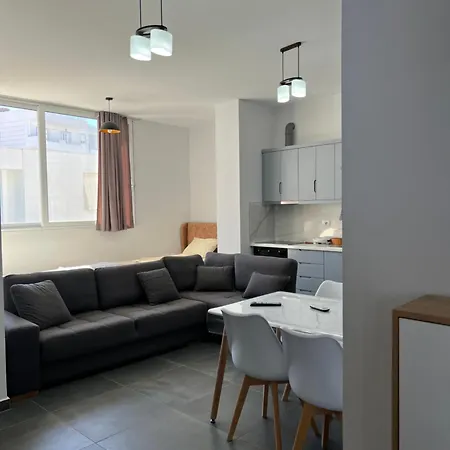Deda * Sarandë