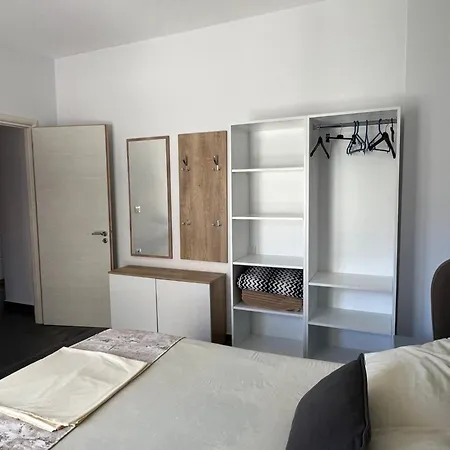 Deda Apartamento Sarandë